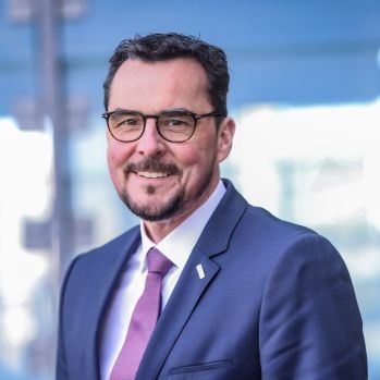 Stellvertretender Vorsitzender des Vorstands Badischer Gemeinde-Versicherungs-Verband und BGV-Versicherung AG